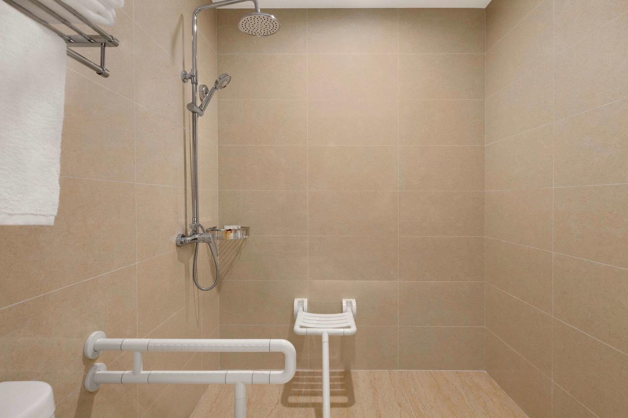 Ramada Shanghai Minhang ภายนอก รูปภาพ